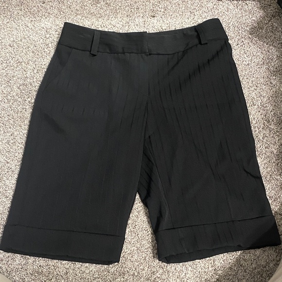 Etro Black Women's Bermudas - Picture 1 of 5
